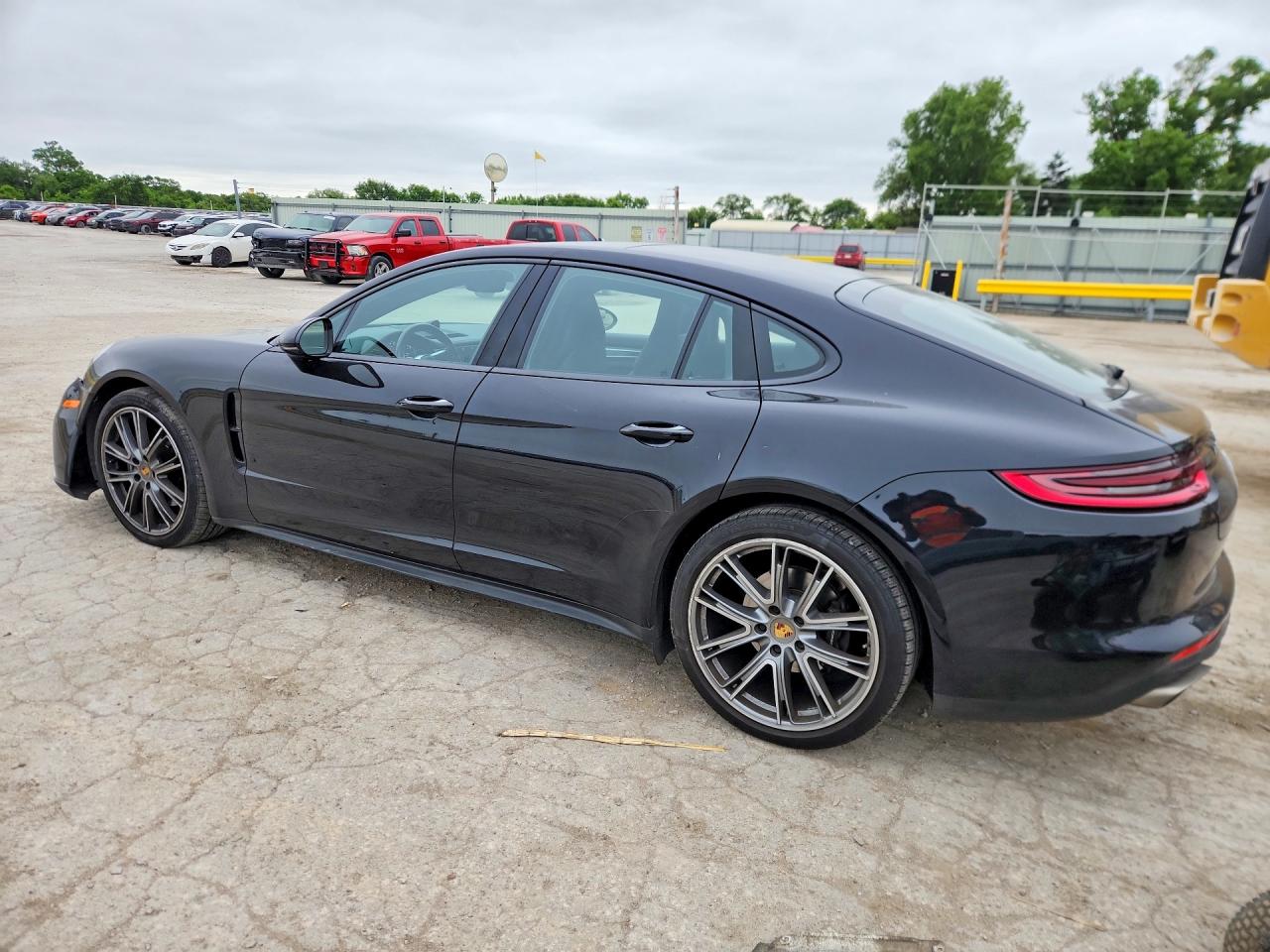 2018 PORSCHE PANAMERA 4 photo 4
