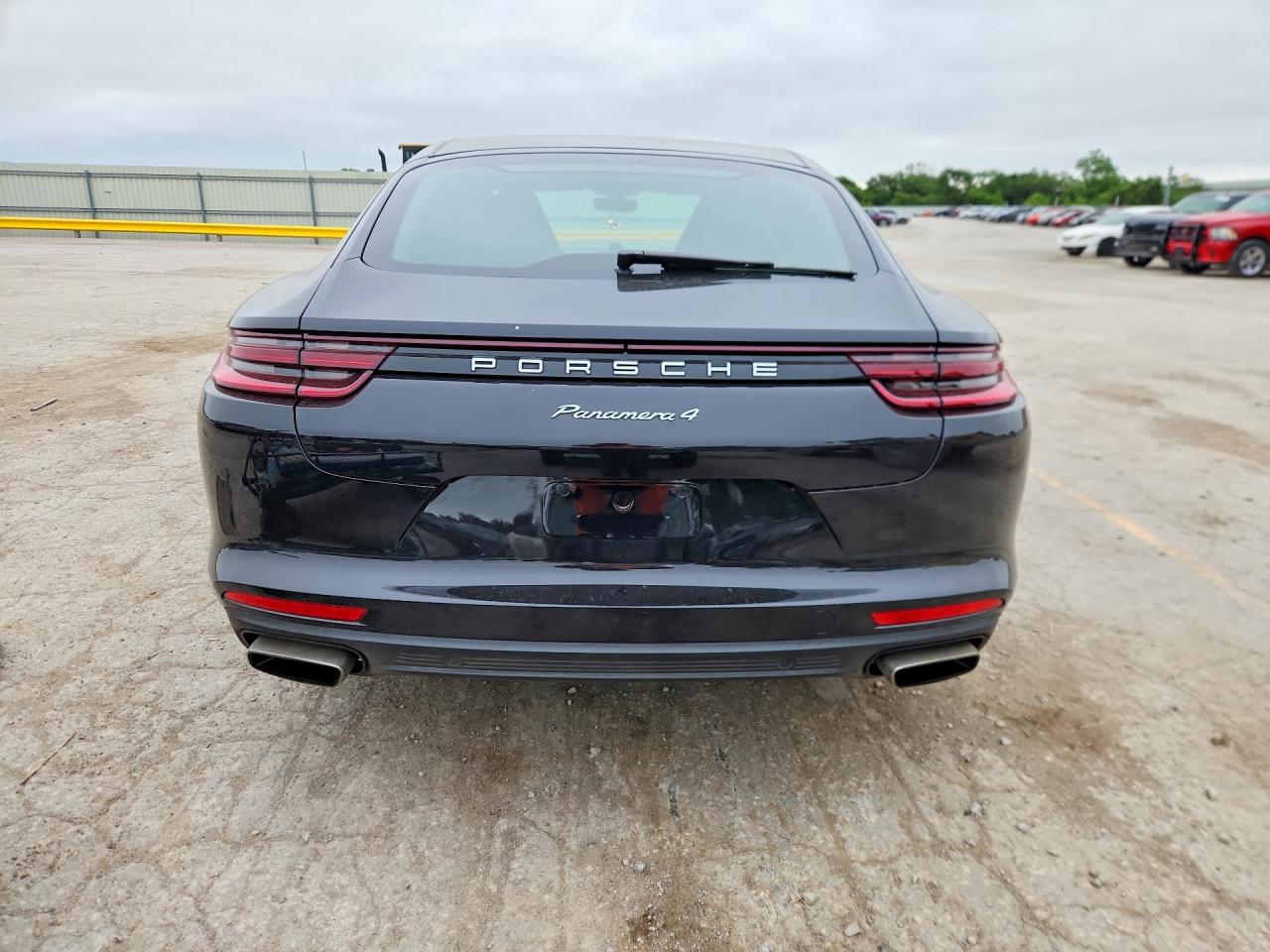 2018 PORSCHE PANAMERA 4 photo 16