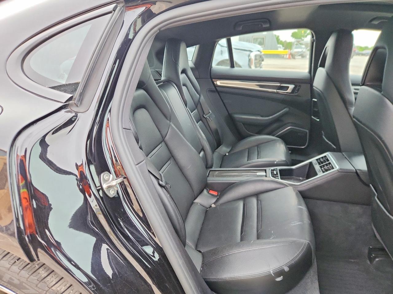 2018 PORSCHE PANAMERA 4 photo 28