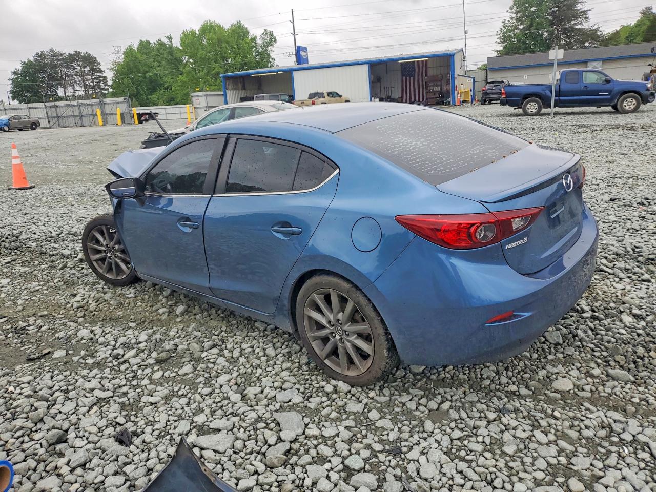 2018 MAZDA 3 TOURING photo 3