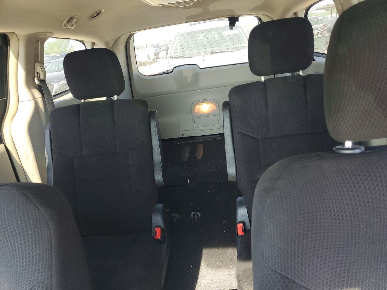 2011 DODGE GRAND CARAVAN CREW photo 28