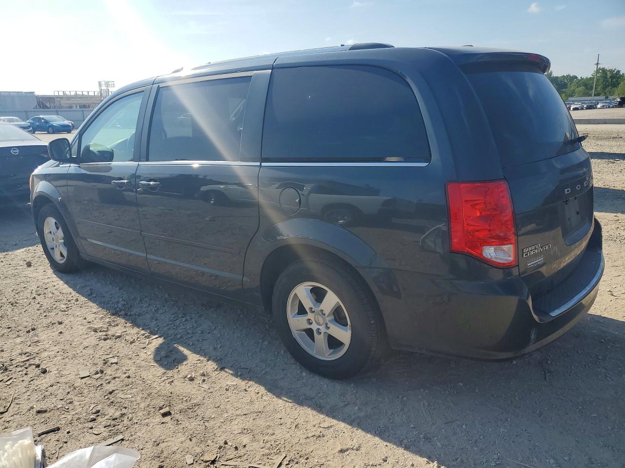 2011 DODGE GRAND CARAVAN CREW photo 4