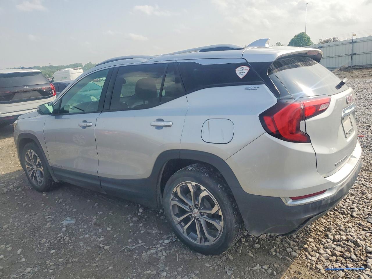 2018 GMC TERRAIN SLT photo 3