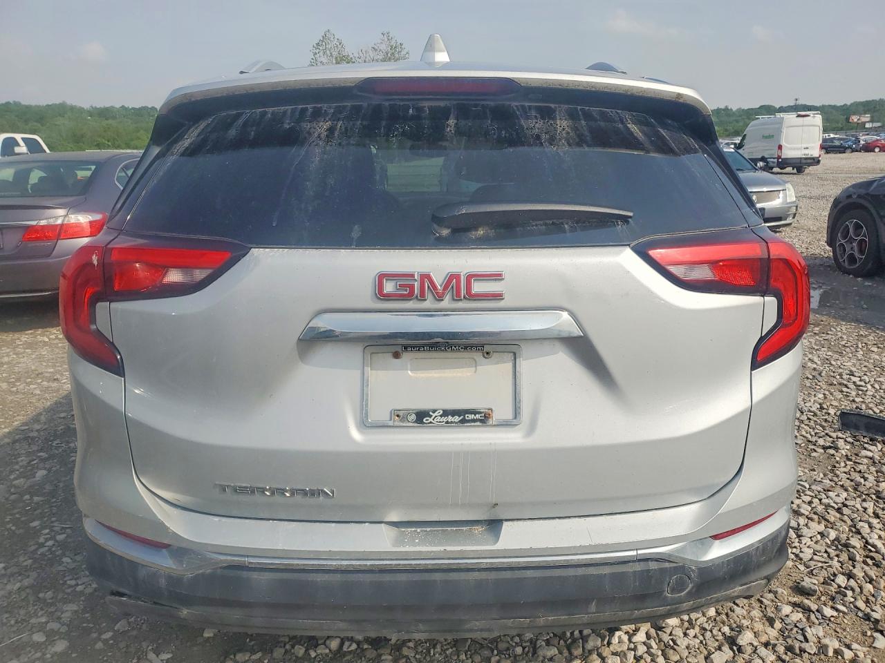 2018 GMC TERRAIN SLT photo 11