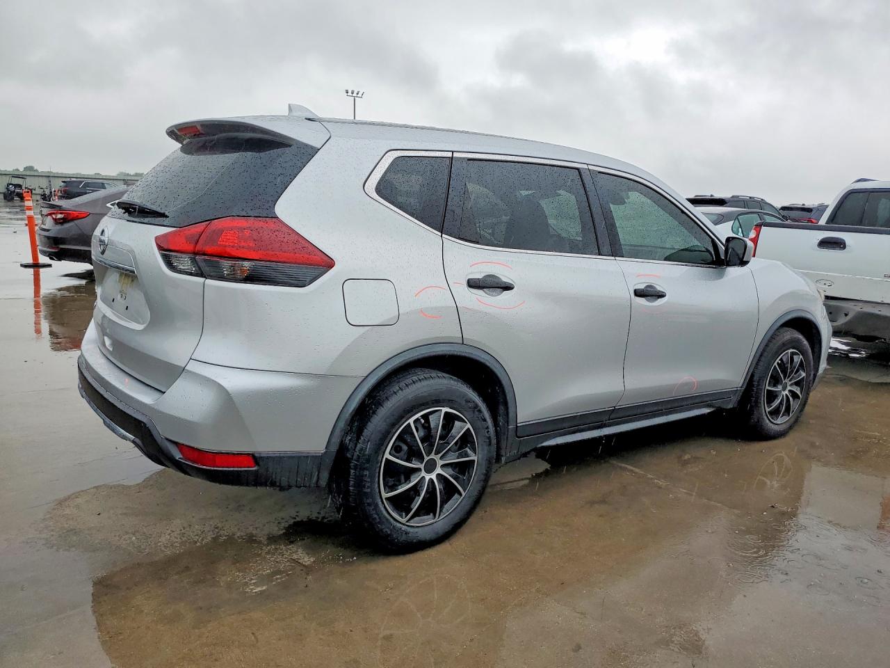 2020 NISSAN ROGUE S photo 5