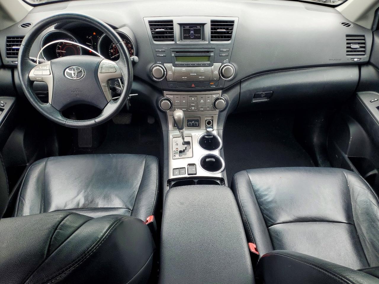 2010 TOYOTA HIGHLANDER SE photo 15