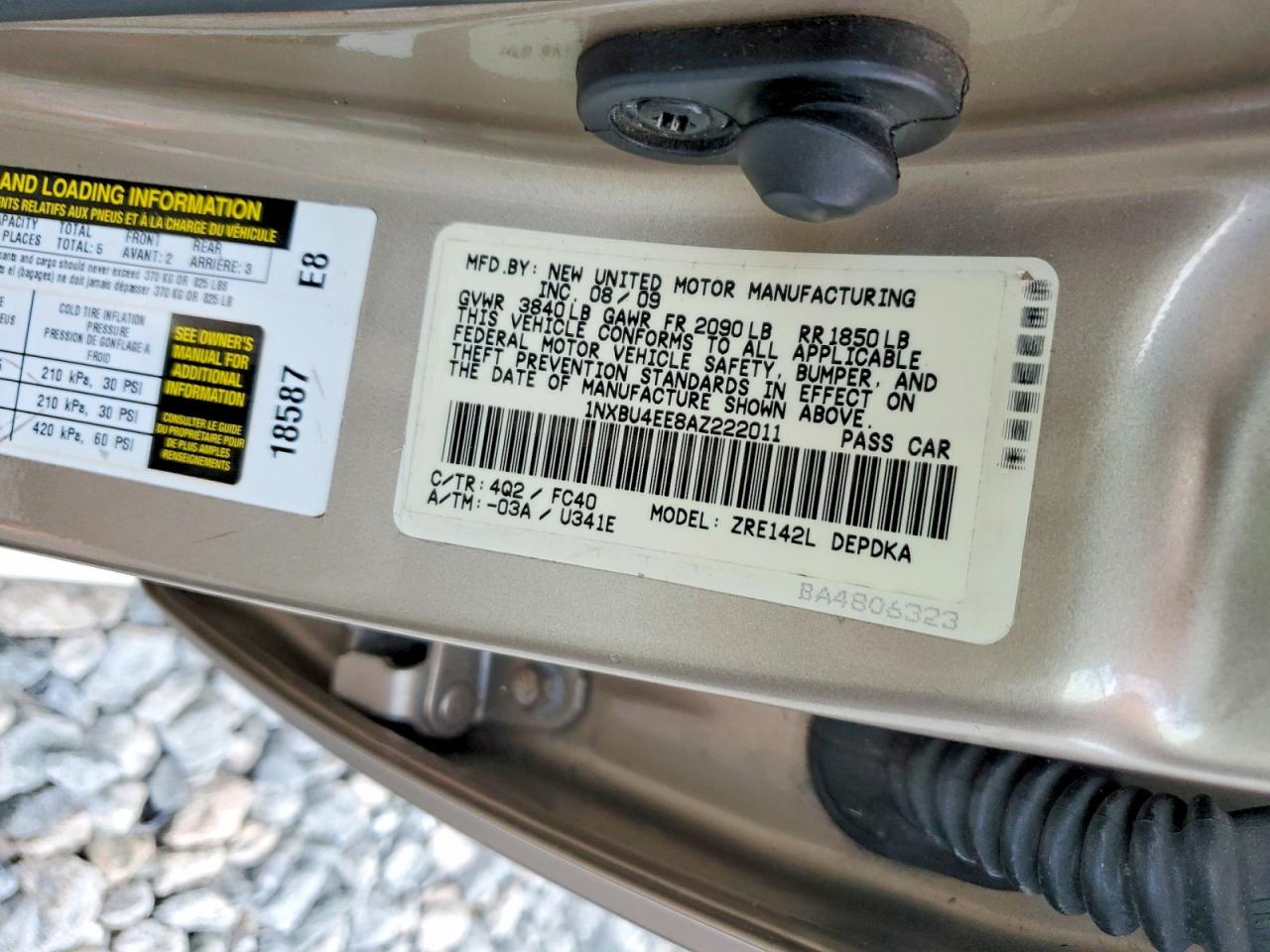 2010 TOYOTA COROLLA LE photo 23