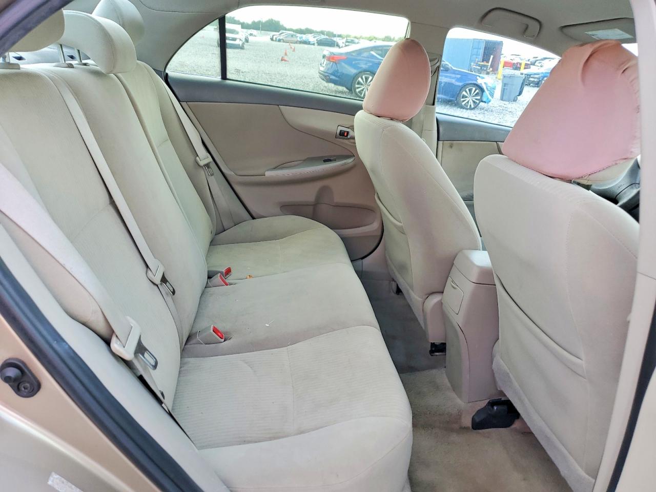 2010 TOYOTA COROLLA LE photo 19