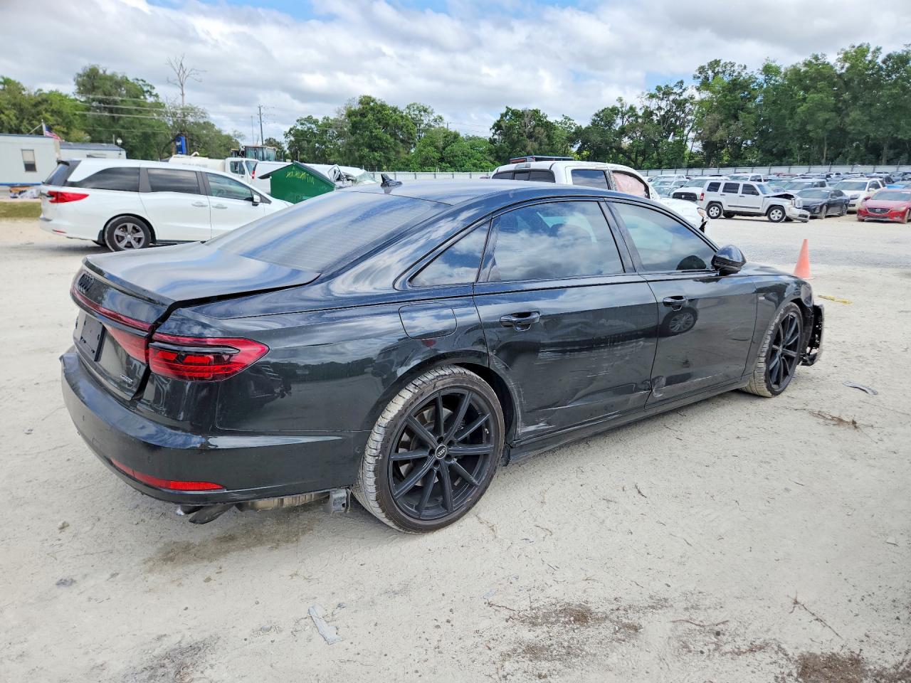 2022 AUDI A8 L photo 5