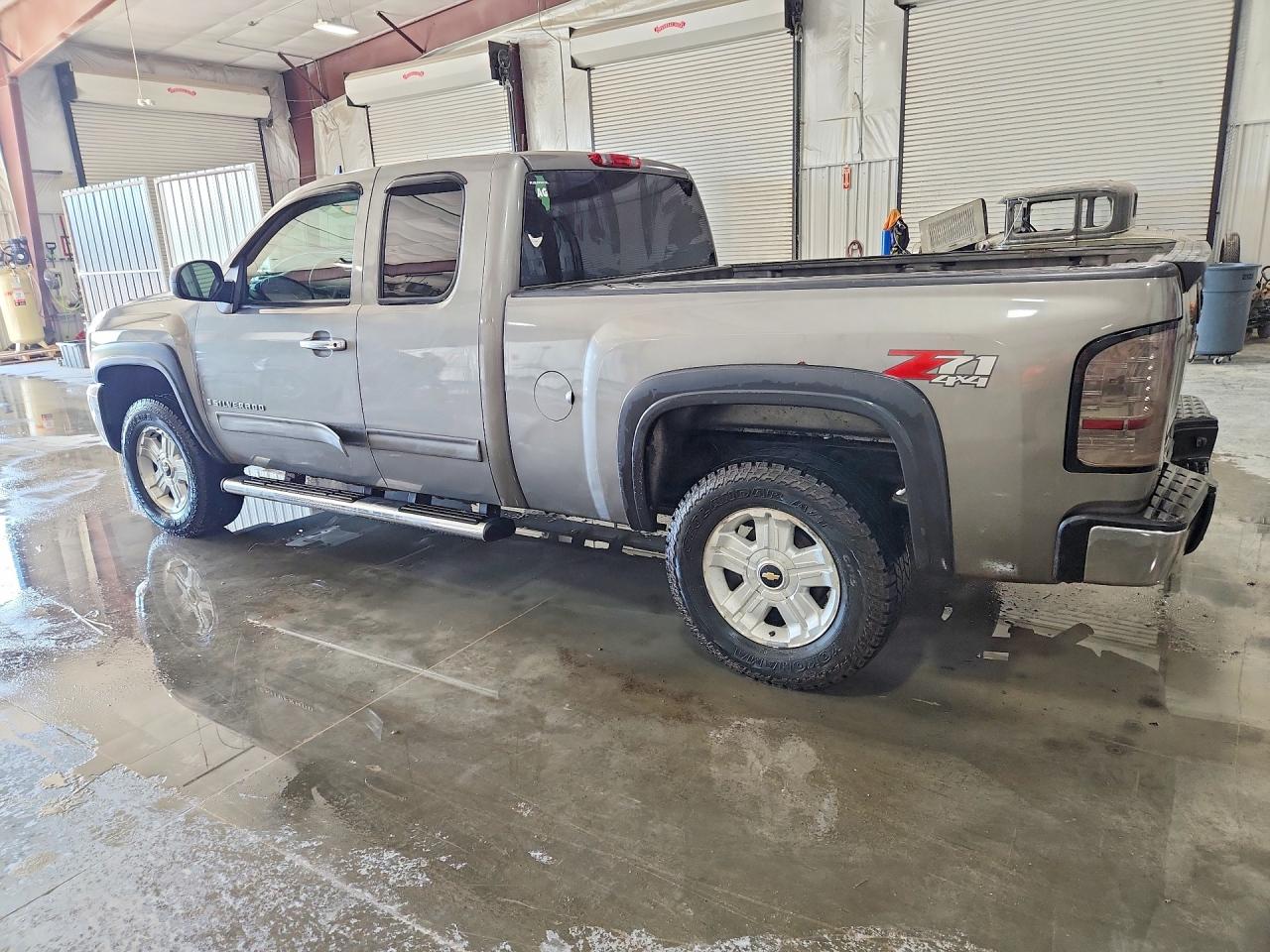 2009 CHEVROLET SILVERADO K1500 LT photo 3