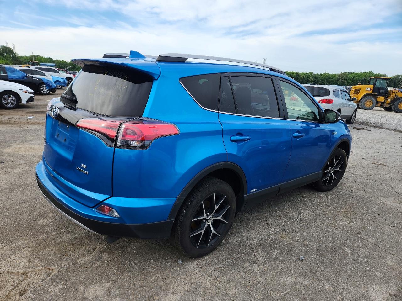 2018 TOYOTA RAV4 HV SE photo 3