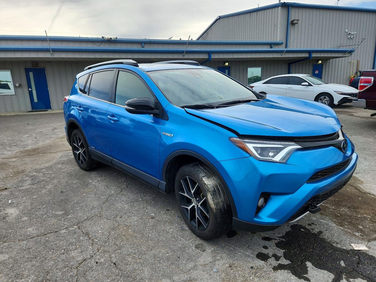 2018 TOYOTA RAV4 HV SE photo 4