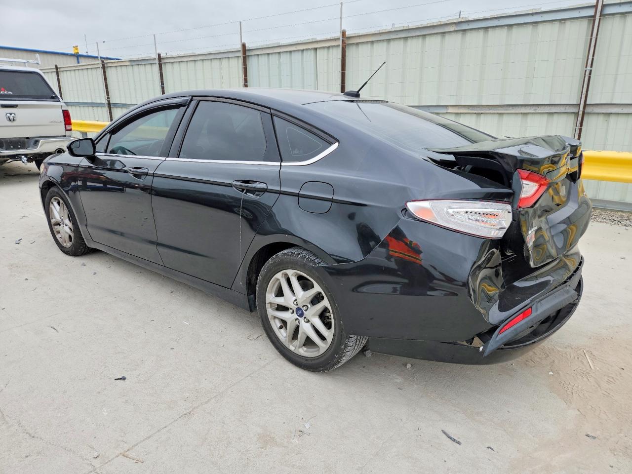 2015 FORD FUSION SE photo 3