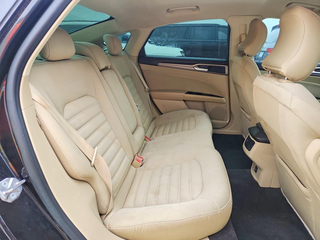 2015 FORD FUSION SE photo 19