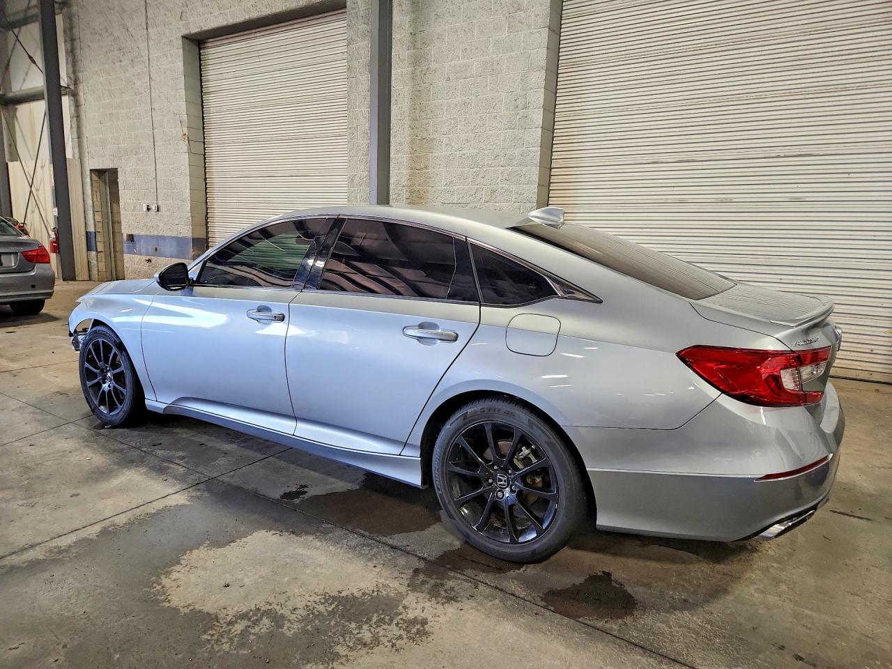 2018 HONDA ACCORD SPORT photo 3