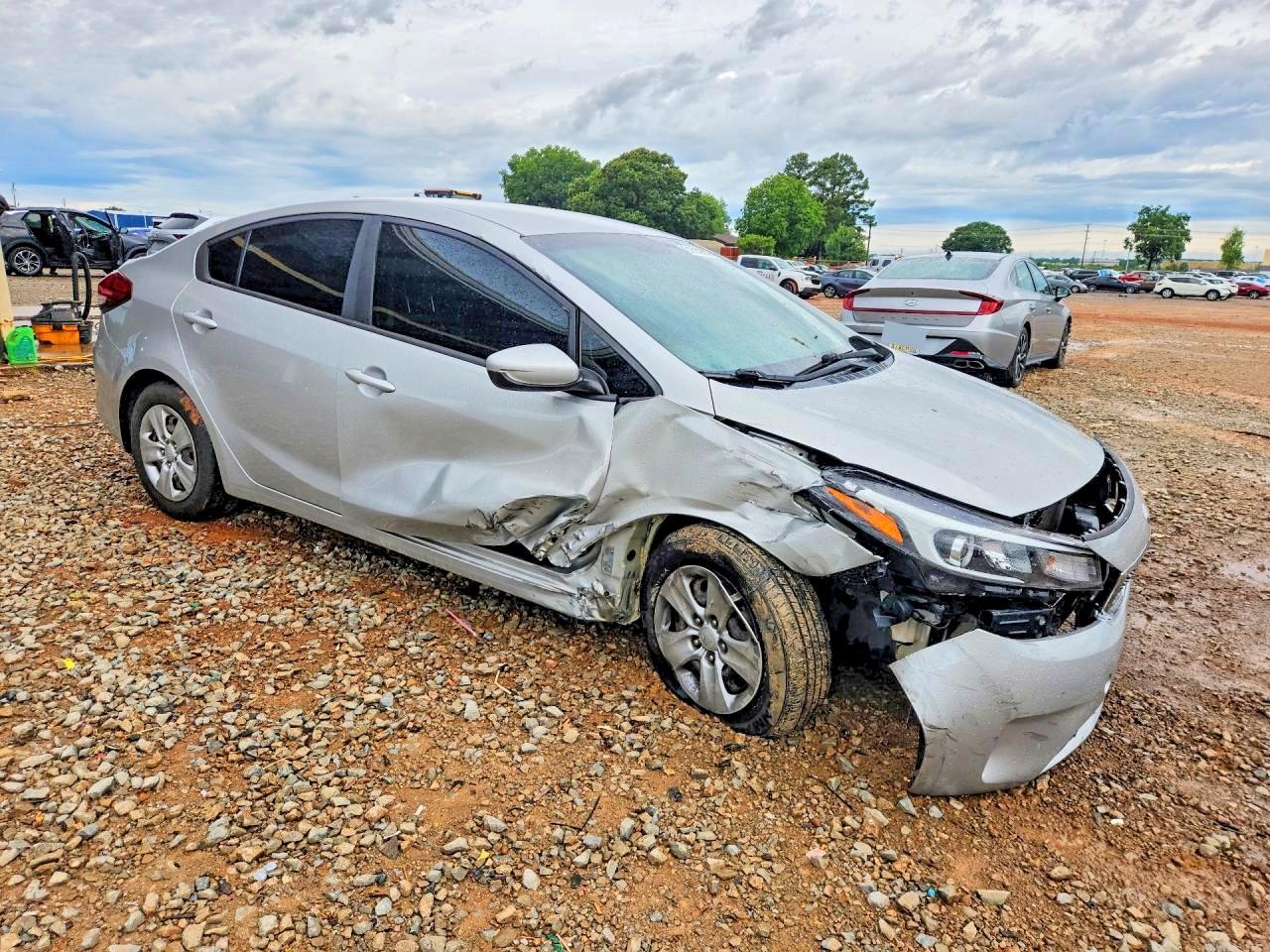 2017 KIA FORTE LX photo 7
