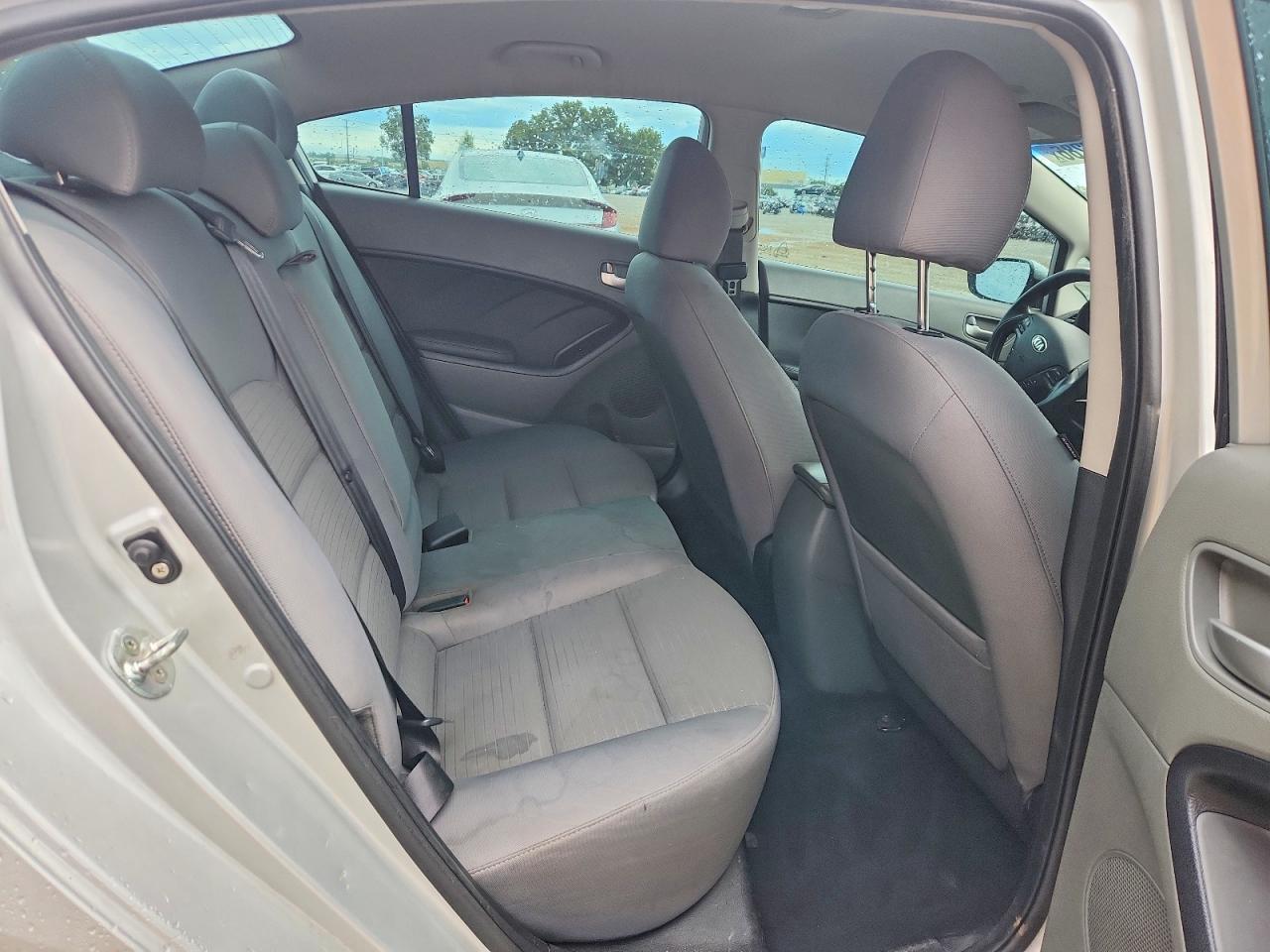 2017 KIA FORTE LX photo 19