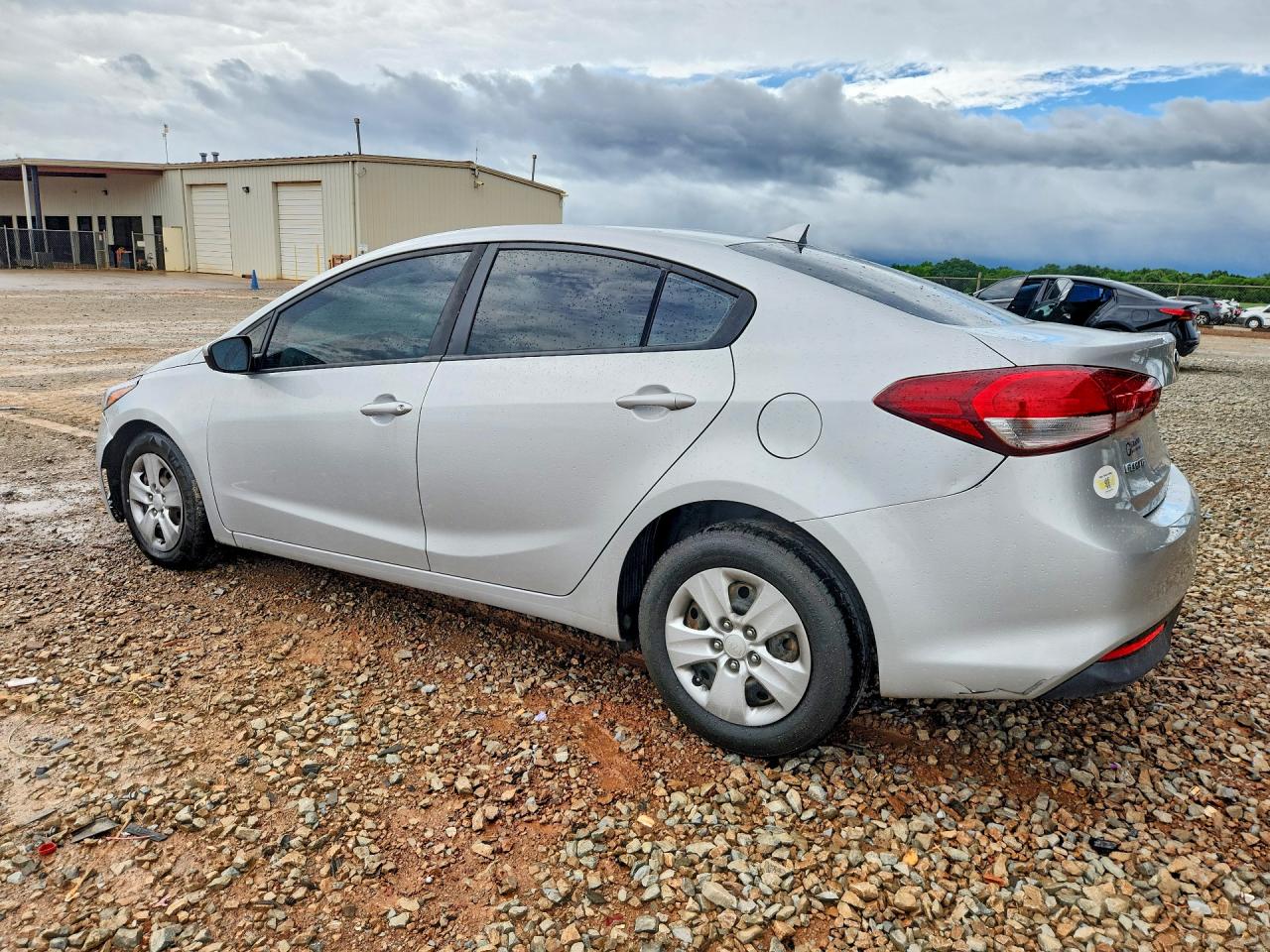 2017 KIA FORTE LX photo 3