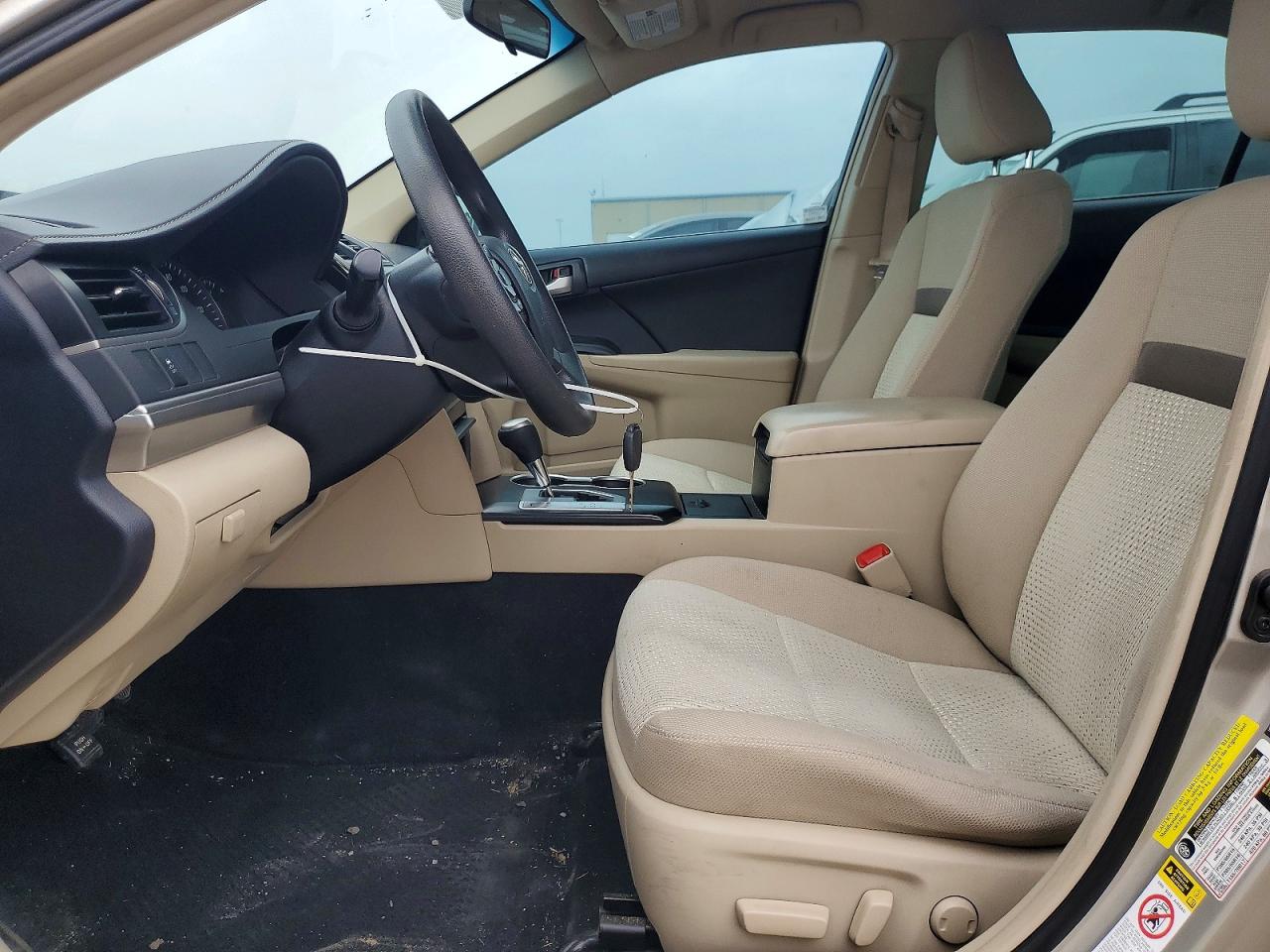 2013 TOYOTA CAMRY LE photo 19