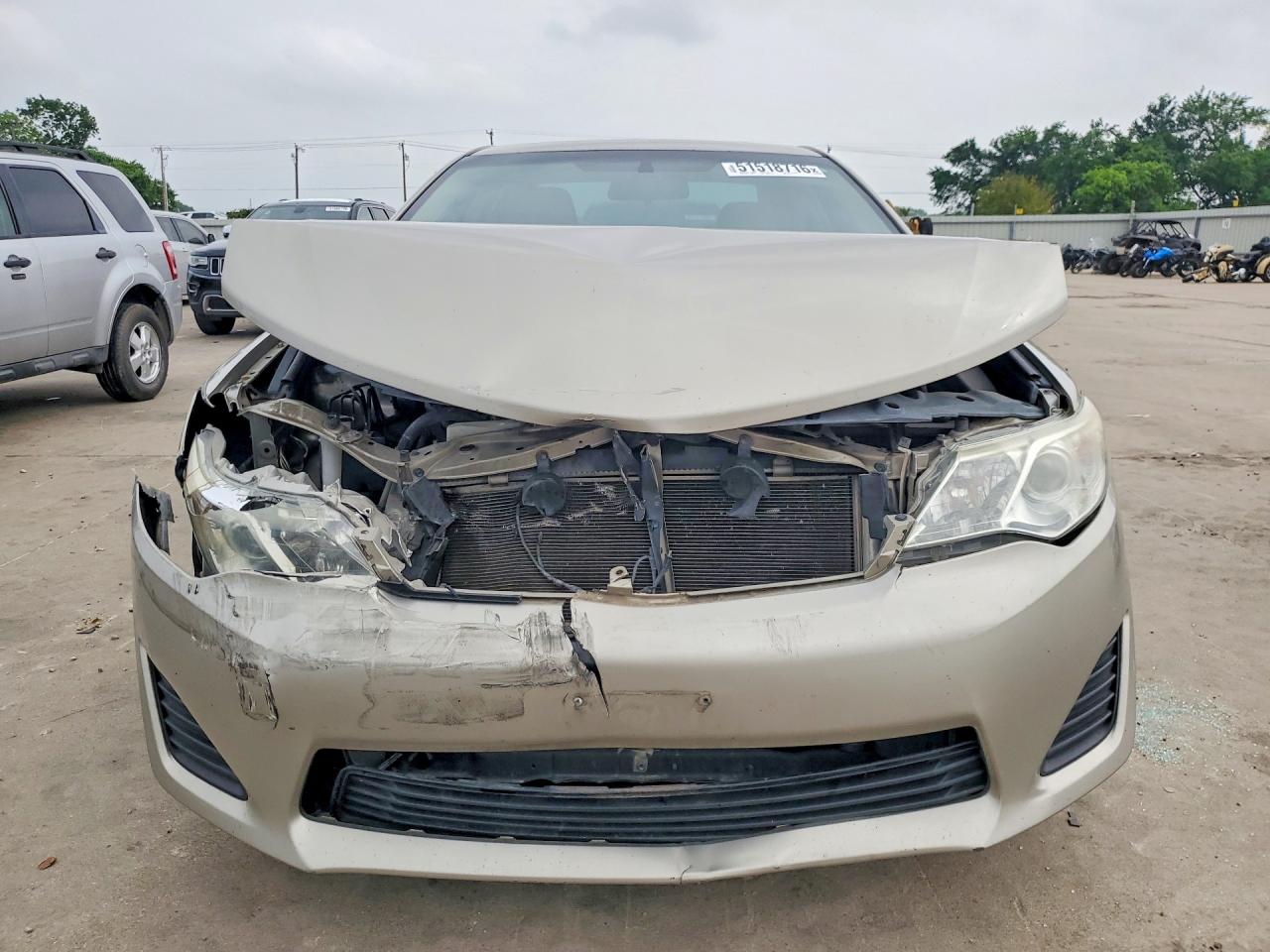 2013 TOYOTA CAMRY LE photo 13