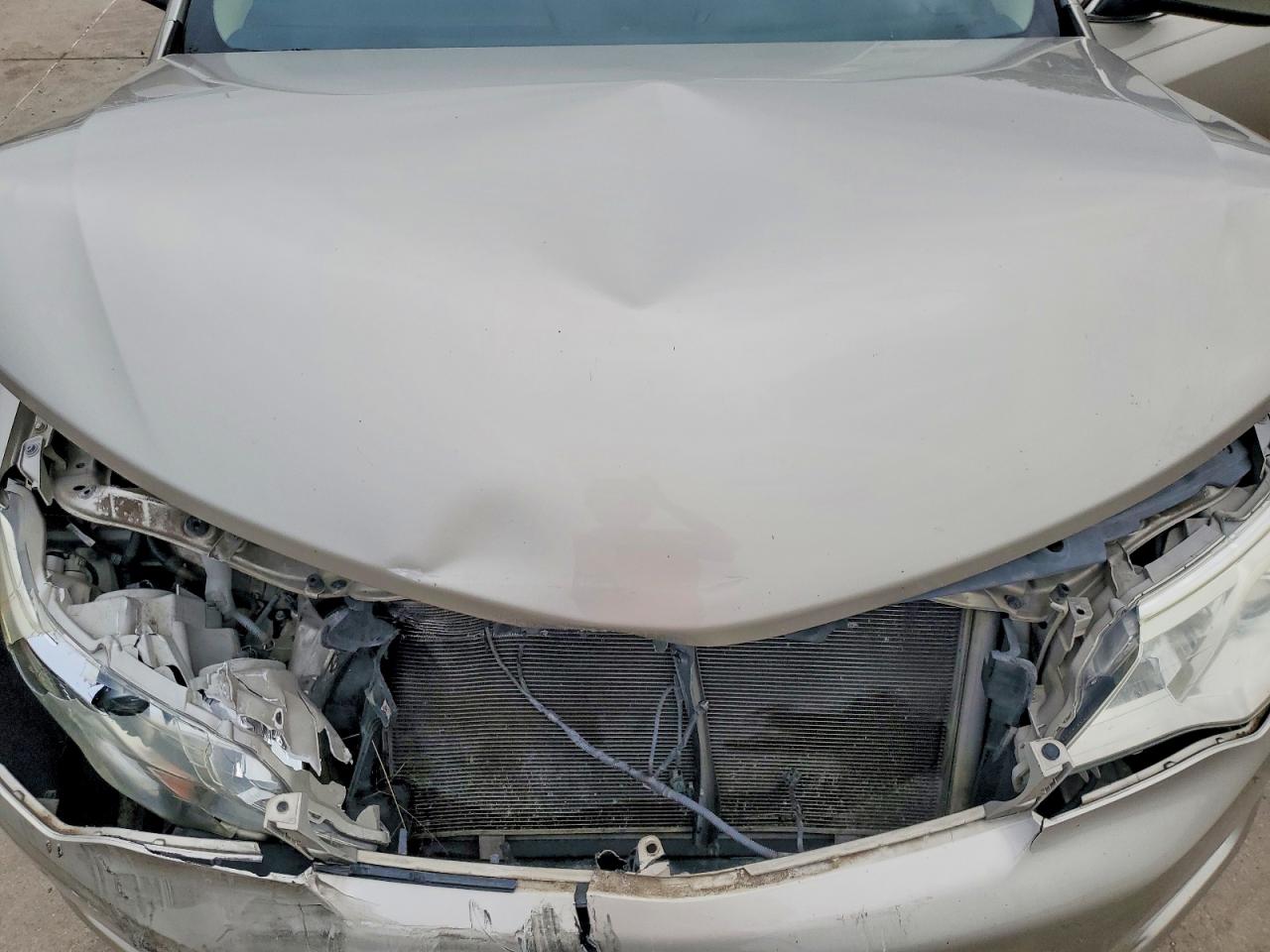 2013 TOYOTA CAMRY LE photo 31