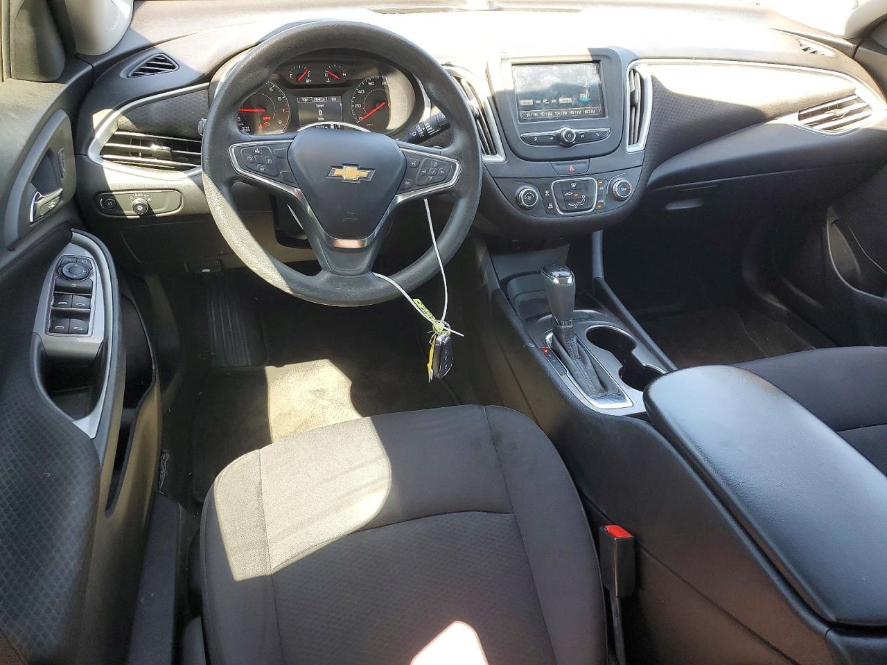 2017 CHEVROLET MALIBU LS photo 8