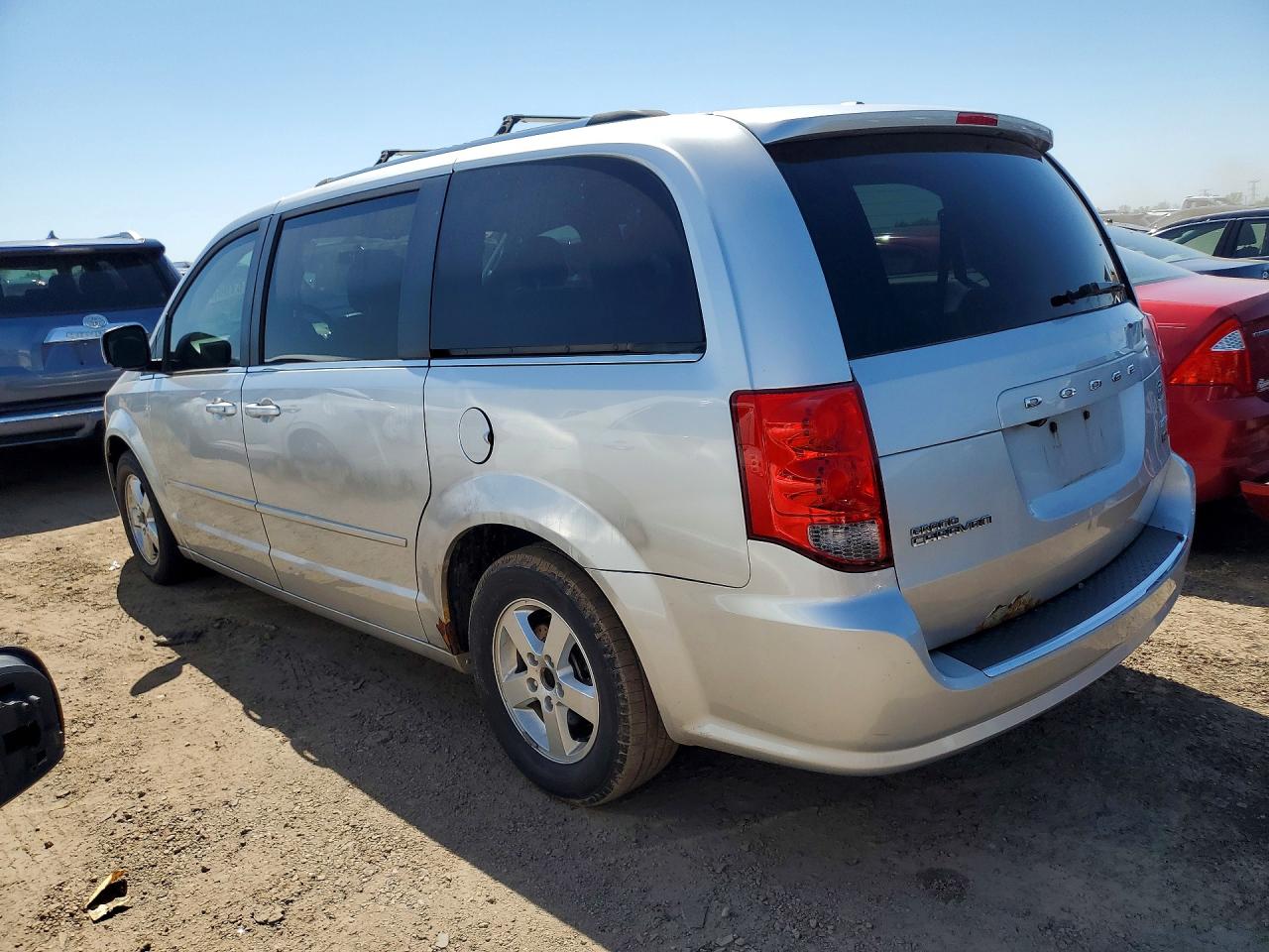 2011 DODGE GRAND CARAVAN CREW photo 3
