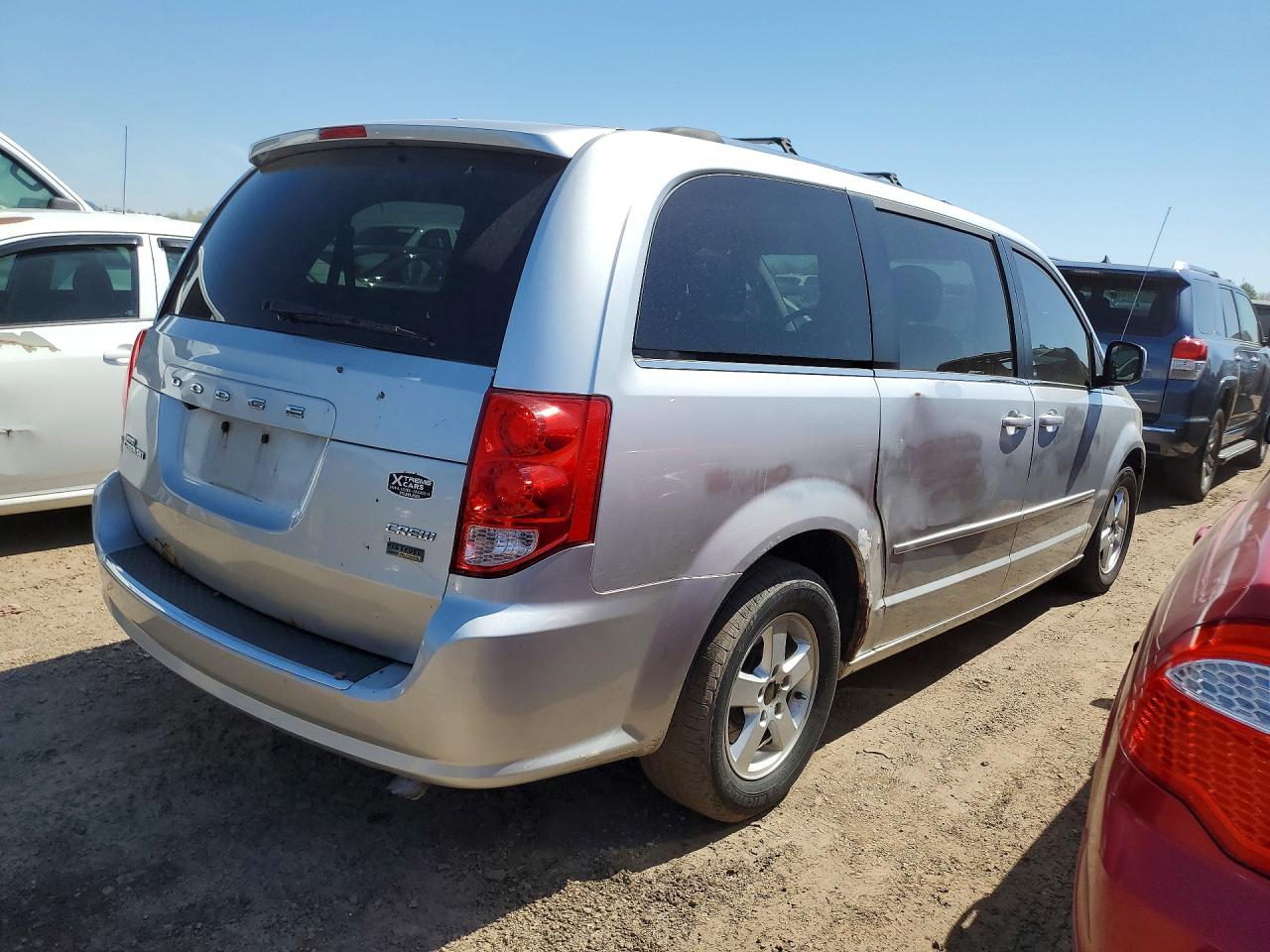 2011 DODGE GRAND CARAVAN CREW photo 5