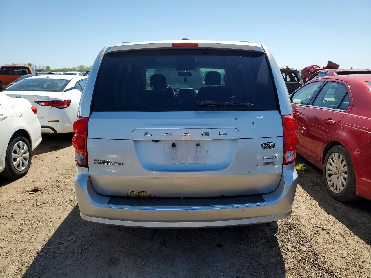 2011 DODGE GRAND CARAVAN CREW photo 11