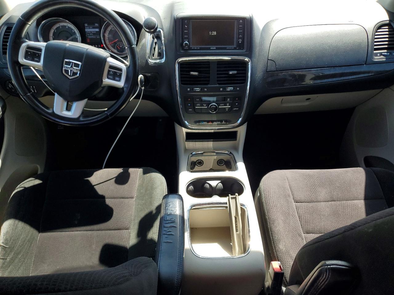 2011 DODGE GRAND CARAVAN CREW photo 15