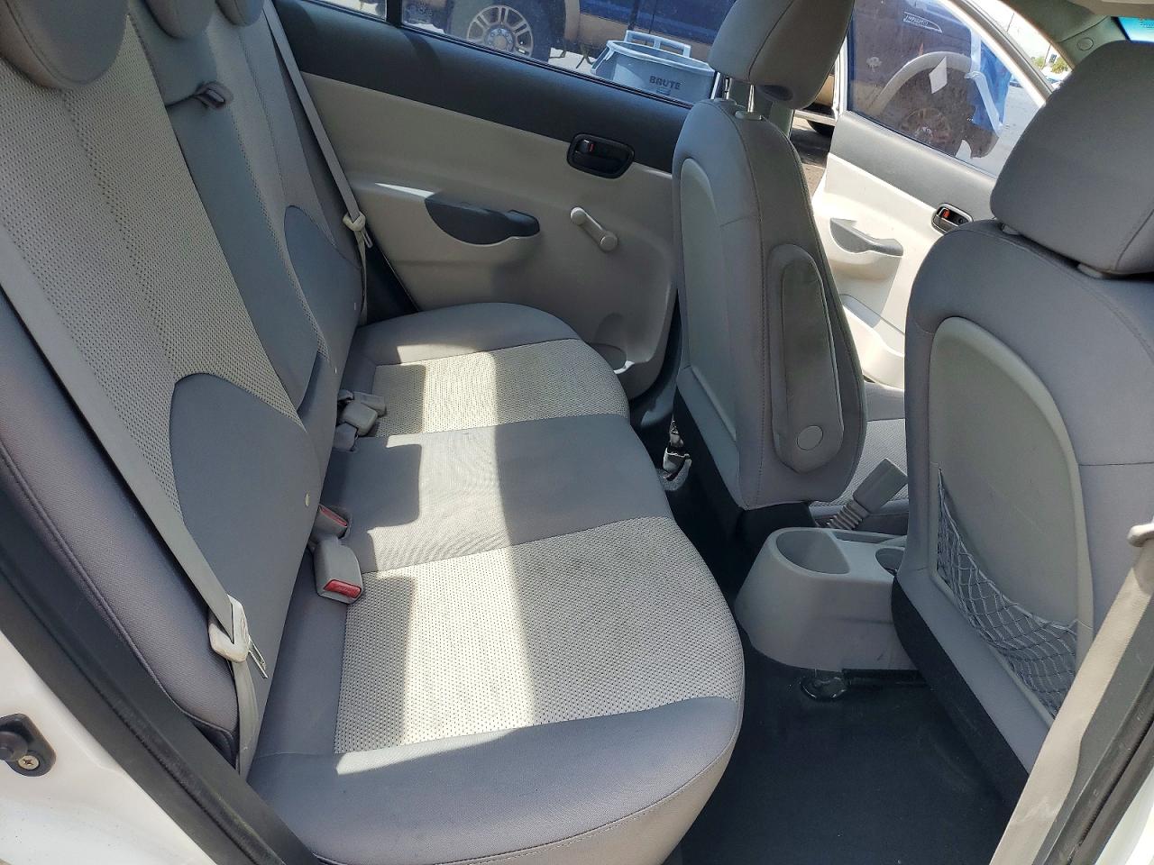 2010 HYUNDAI ACCENT GLS photo 28