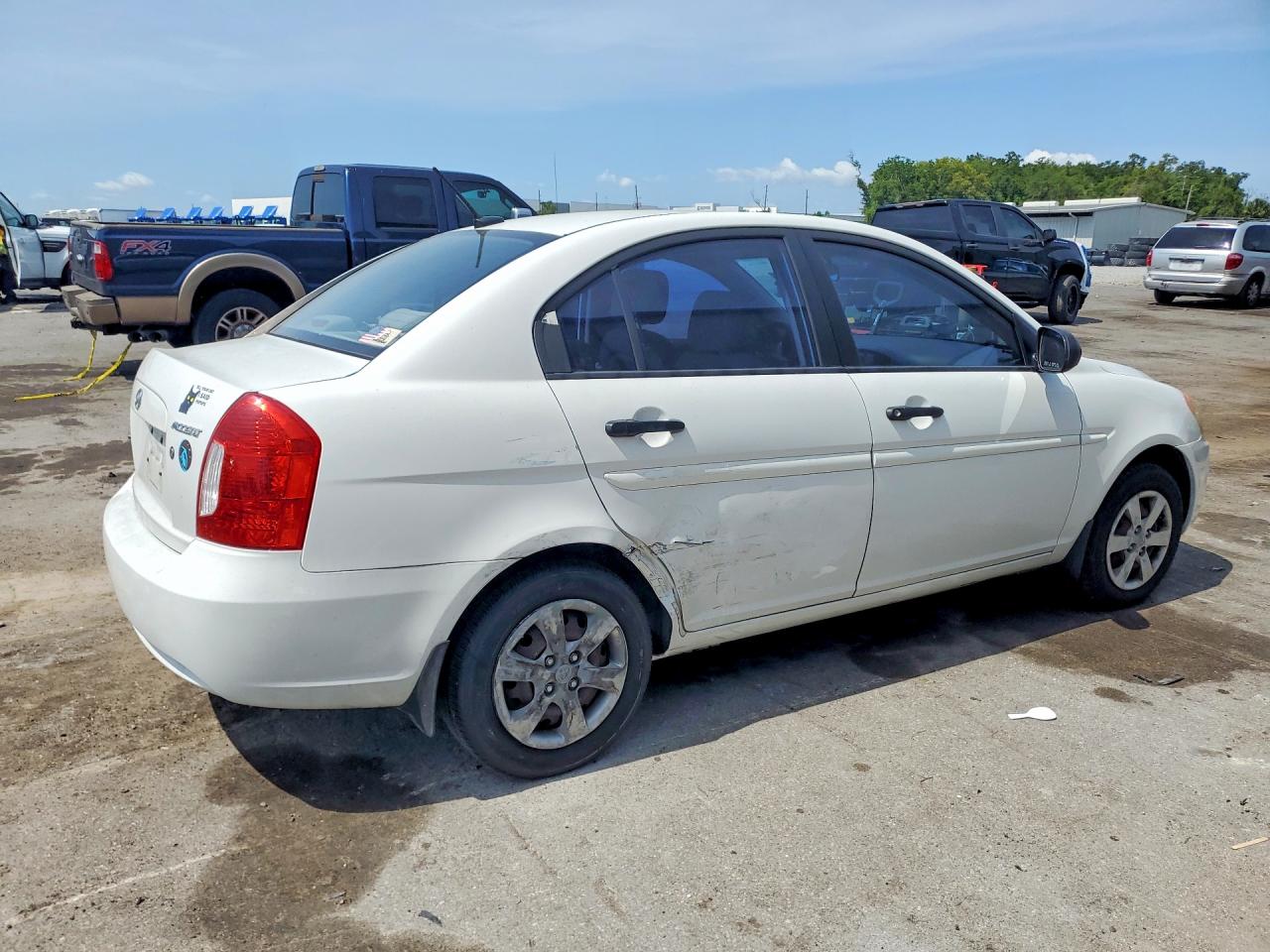 2010 HYUNDAI ACCENT GLS photo 7