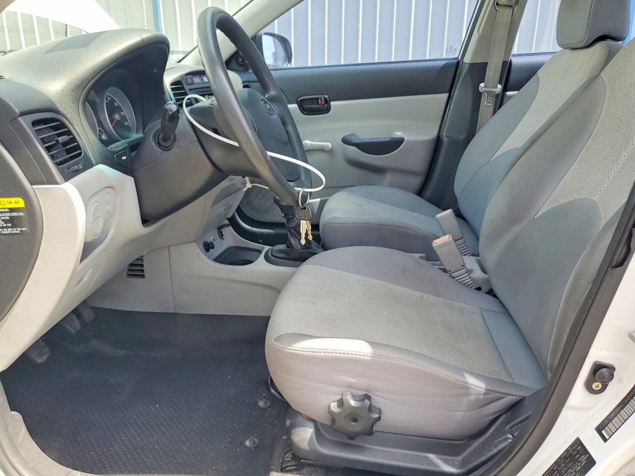 2010 HYUNDAI ACCENT GLS photo 19