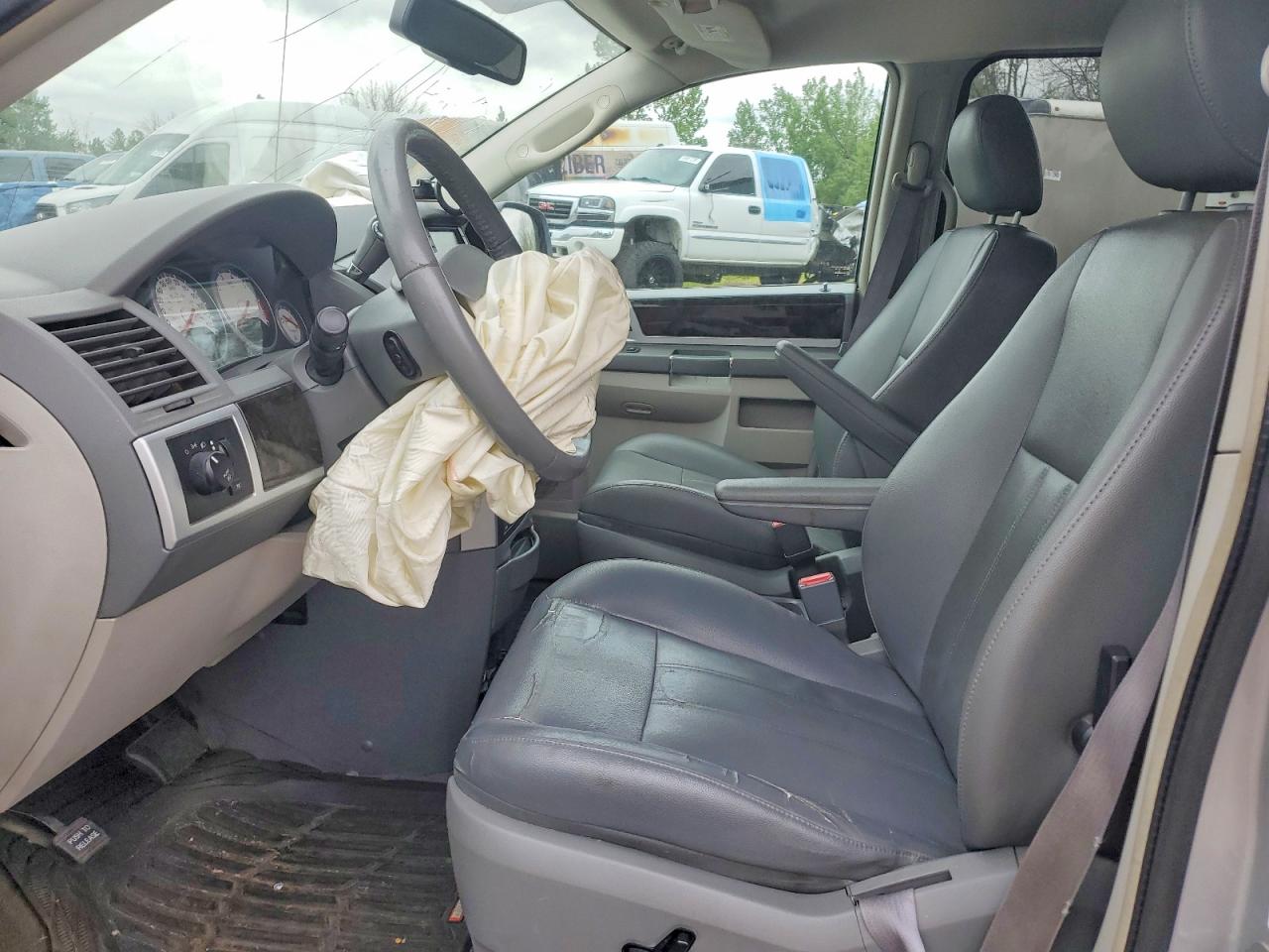 2010 DODGE GRAND CARAVAN SXT photo 7