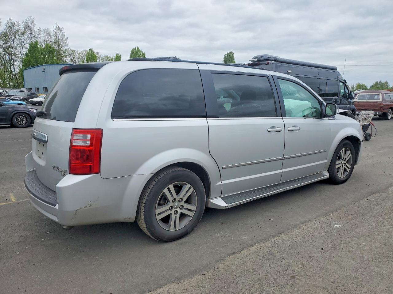 2010 DODGE GRAND CARAVAN SXT photo 3