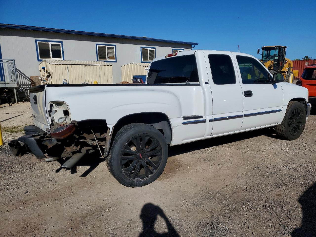 2002 GMC NEW SIERRA C1500 photo 3