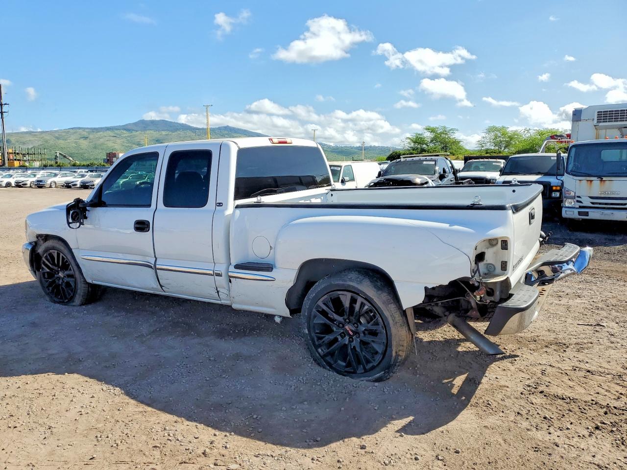 2002 GMC NEW SIERRA C1500 photo 2