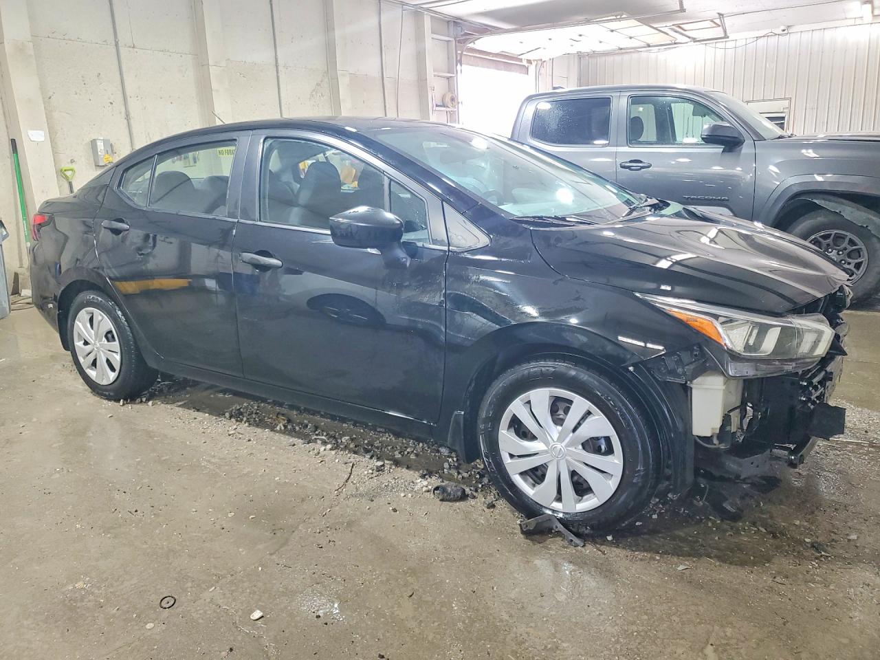 2021 NISSAN VERSA S photo 4