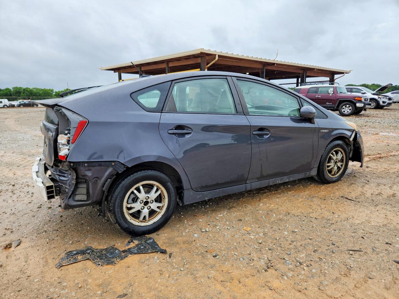 2011 TOYOTA PRIUS TWO photo 5