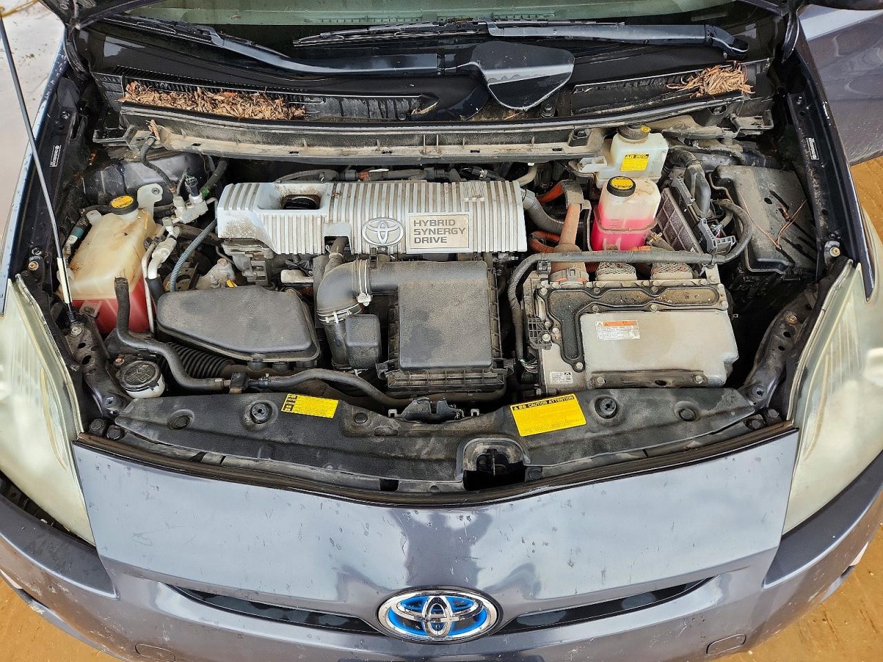 2011 TOYOTA PRIUS TWO photo 23