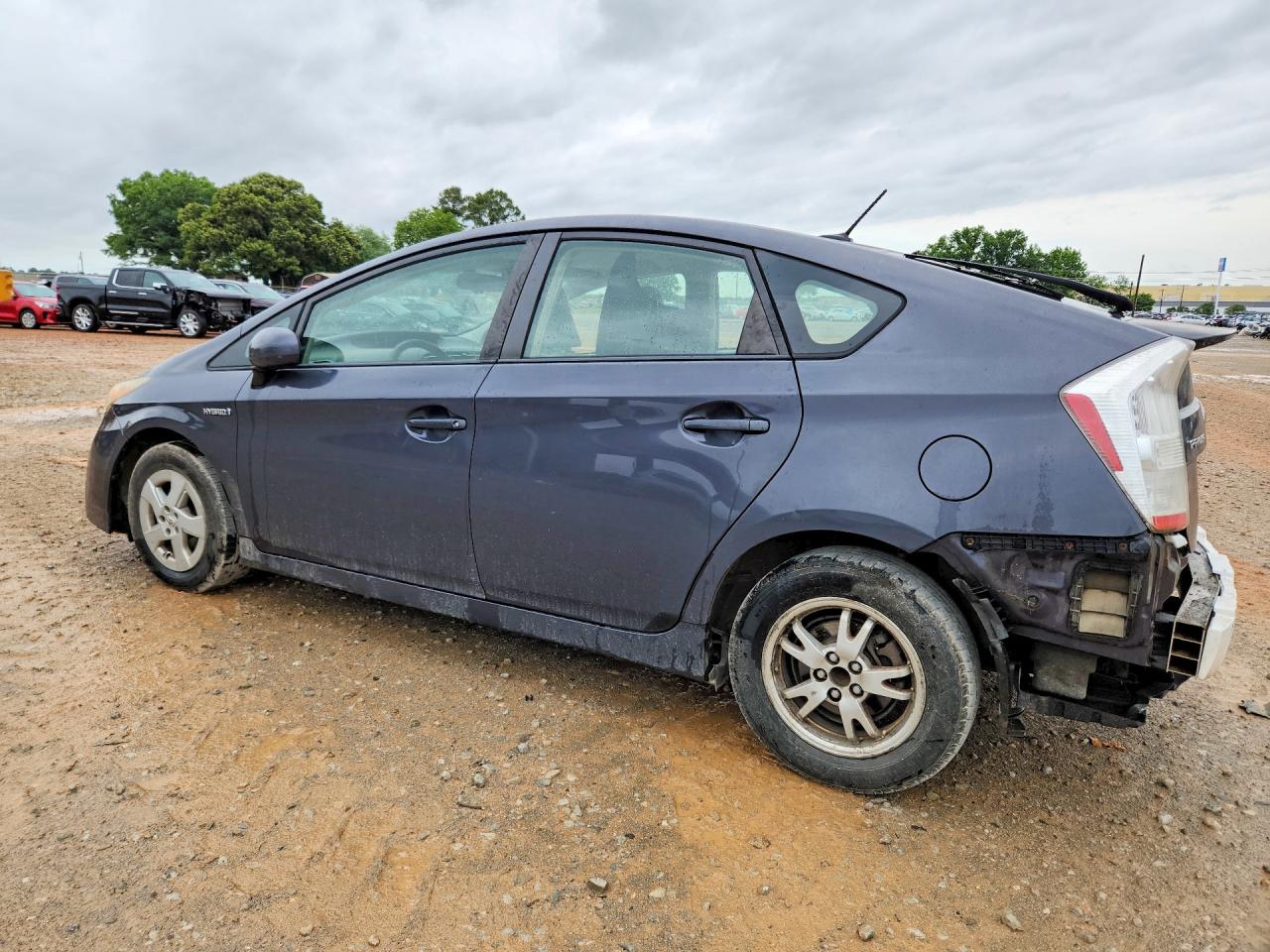 2011 TOYOTA PRIUS TWO photo 3