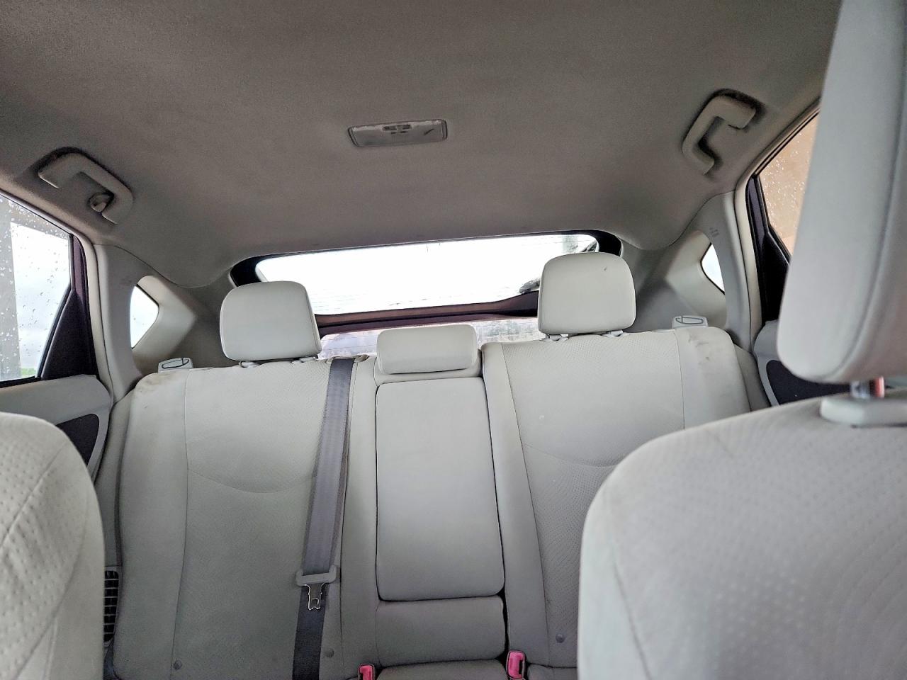 2011 TOYOTA PRIUS TWO photo 19