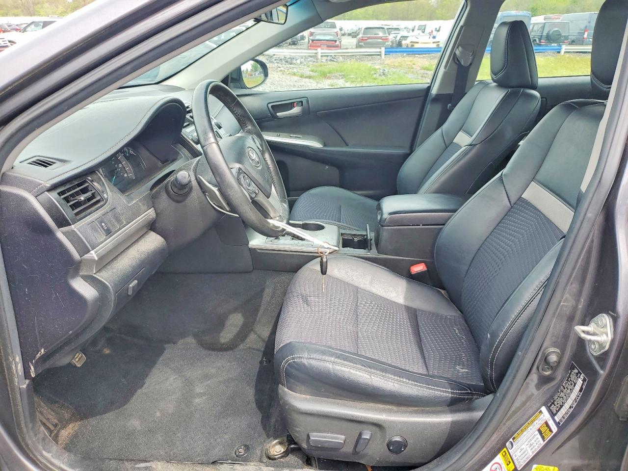 2014 TOYOTA CAMRY SE photo 19