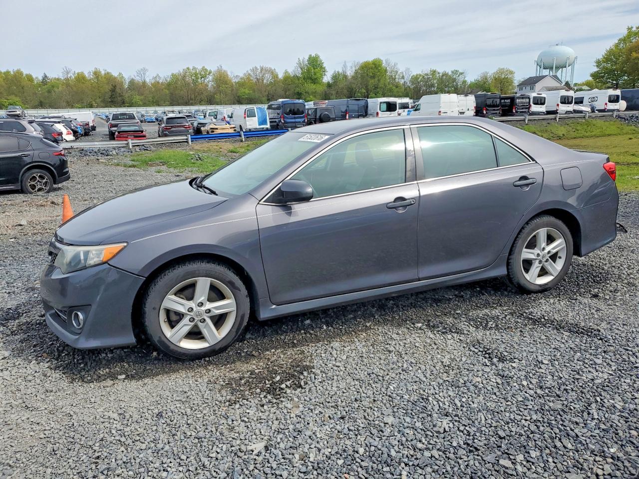 2014 TOYOTA CAMRY