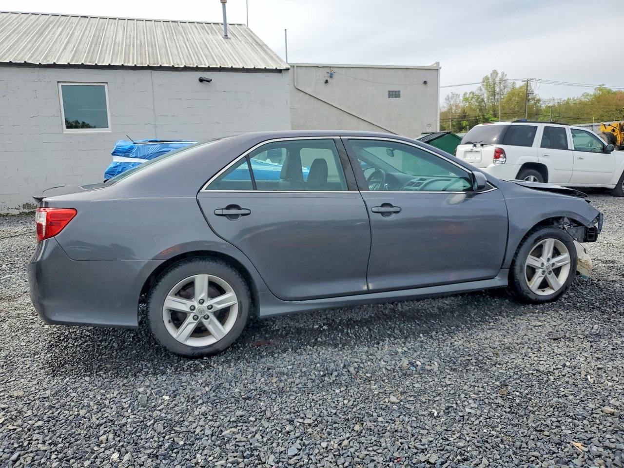 2014 TOYOTA CAMRY SE photo 7