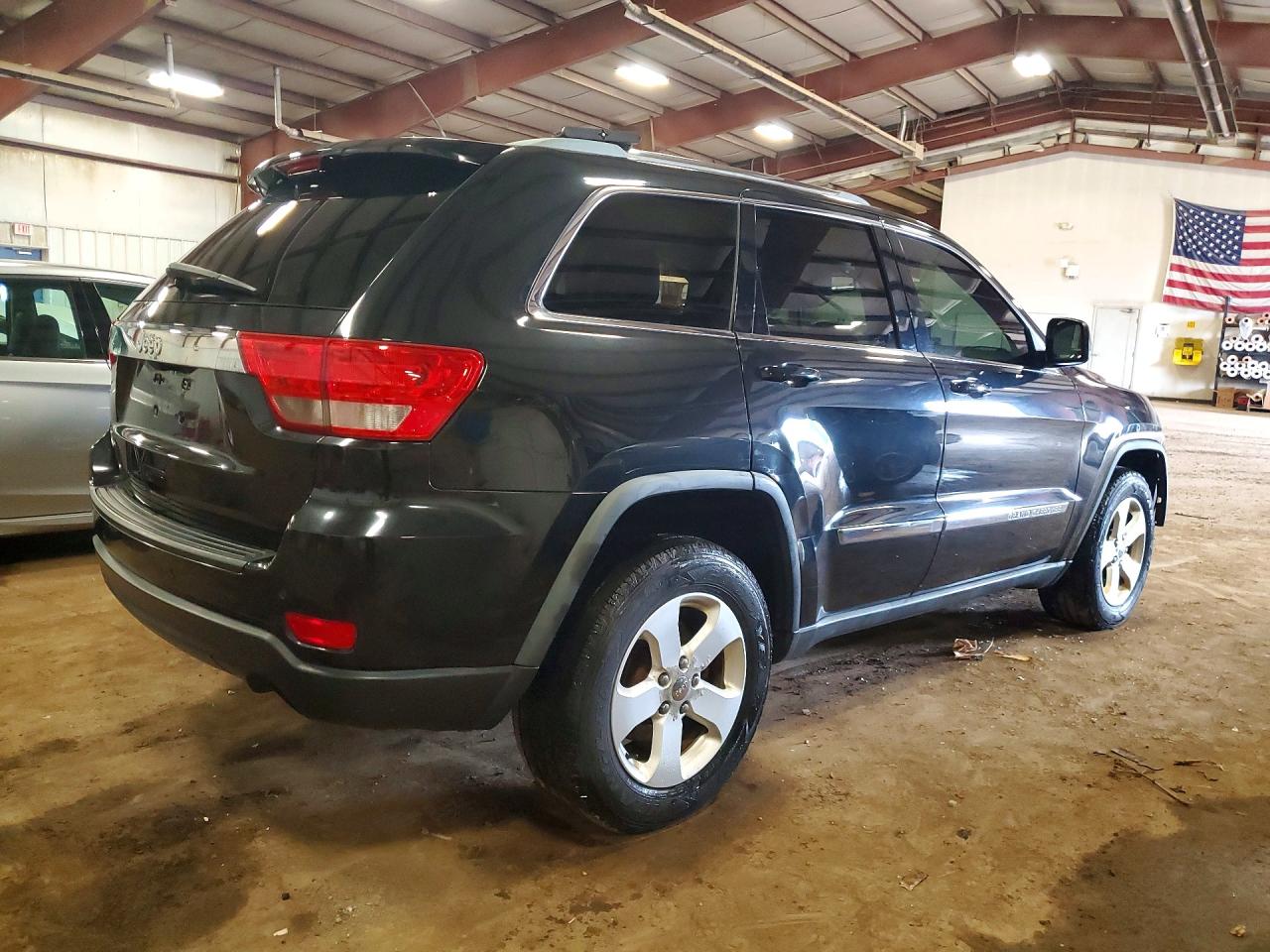 2011 JEEP GRAND CHEROKEE LAREDO photo 5