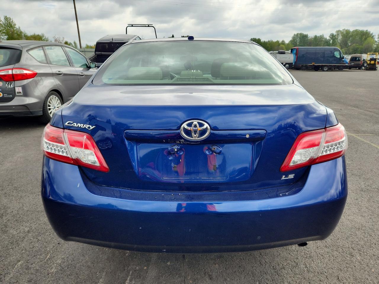 2011 TOYOTA CAMRY LE photo 11