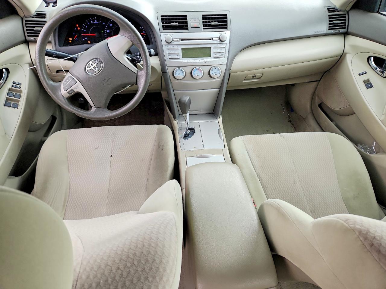 2011 TOYOTA CAMRY LE photo 15