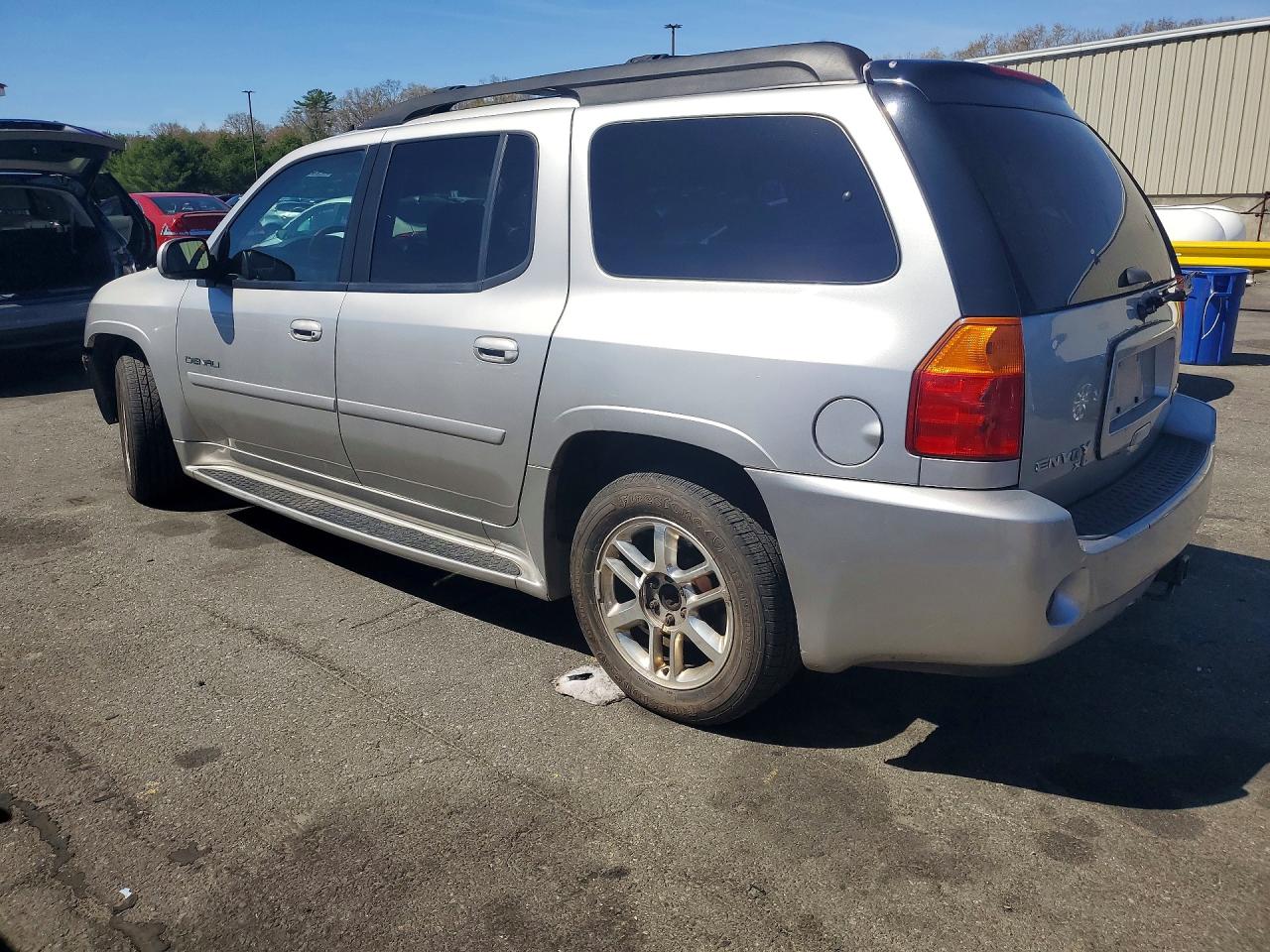 2006 GMC ENVOY DENALI XL photo 3