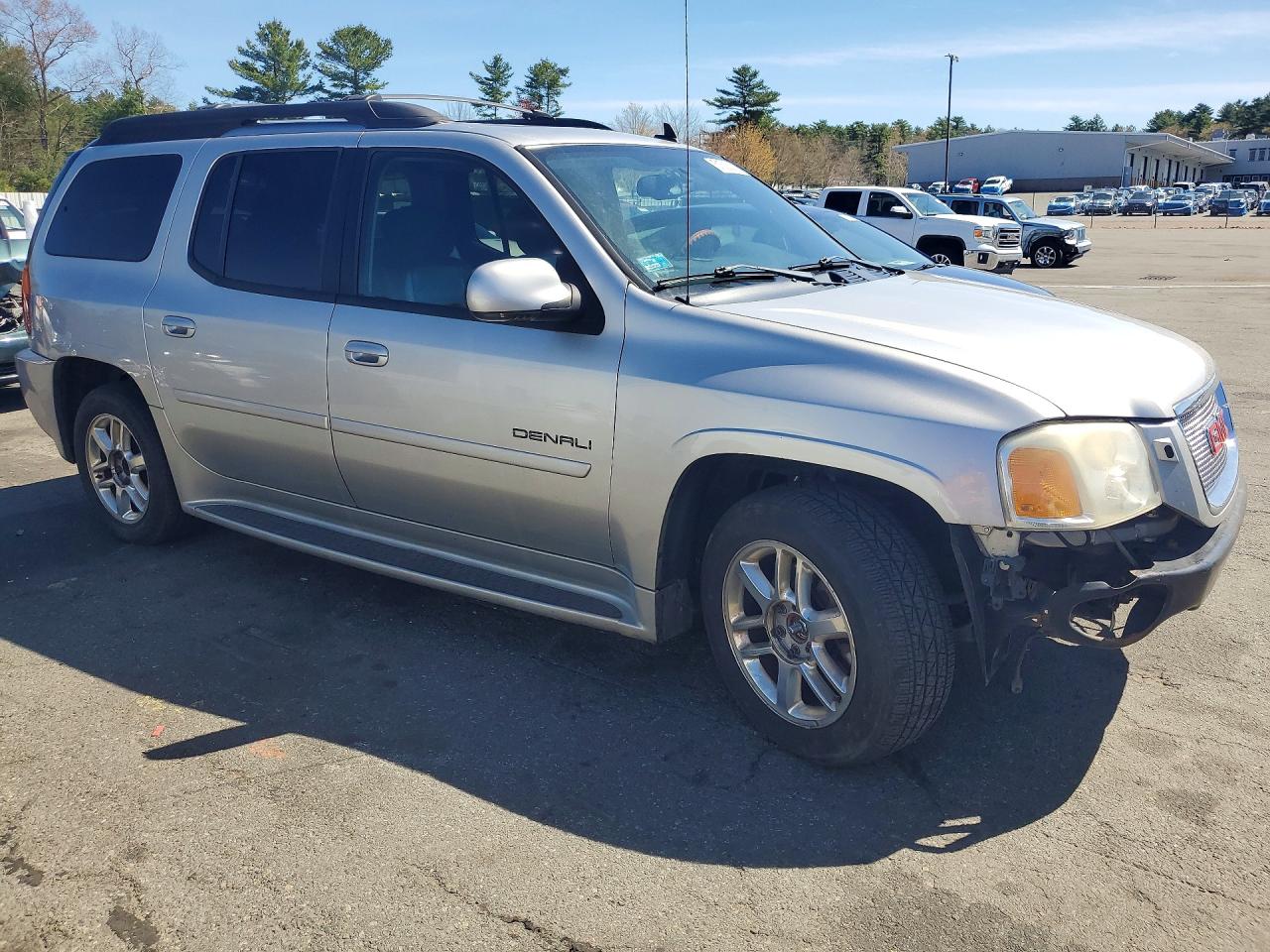 2006 GMC ENVOY DENALI XL photo 7